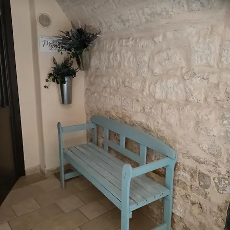 Myrrh Apartament